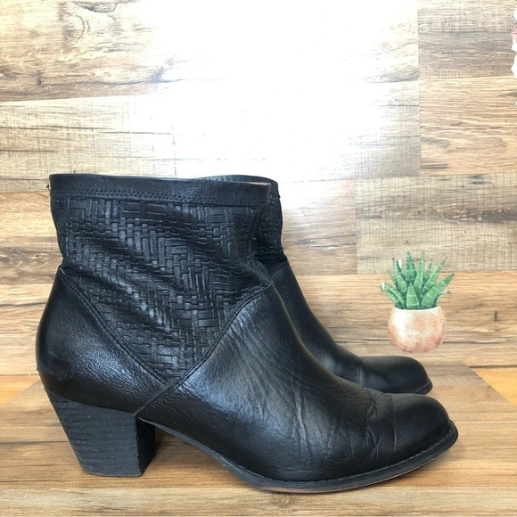 Corso Como black leather ankle boots woven - Picture 1 of 8